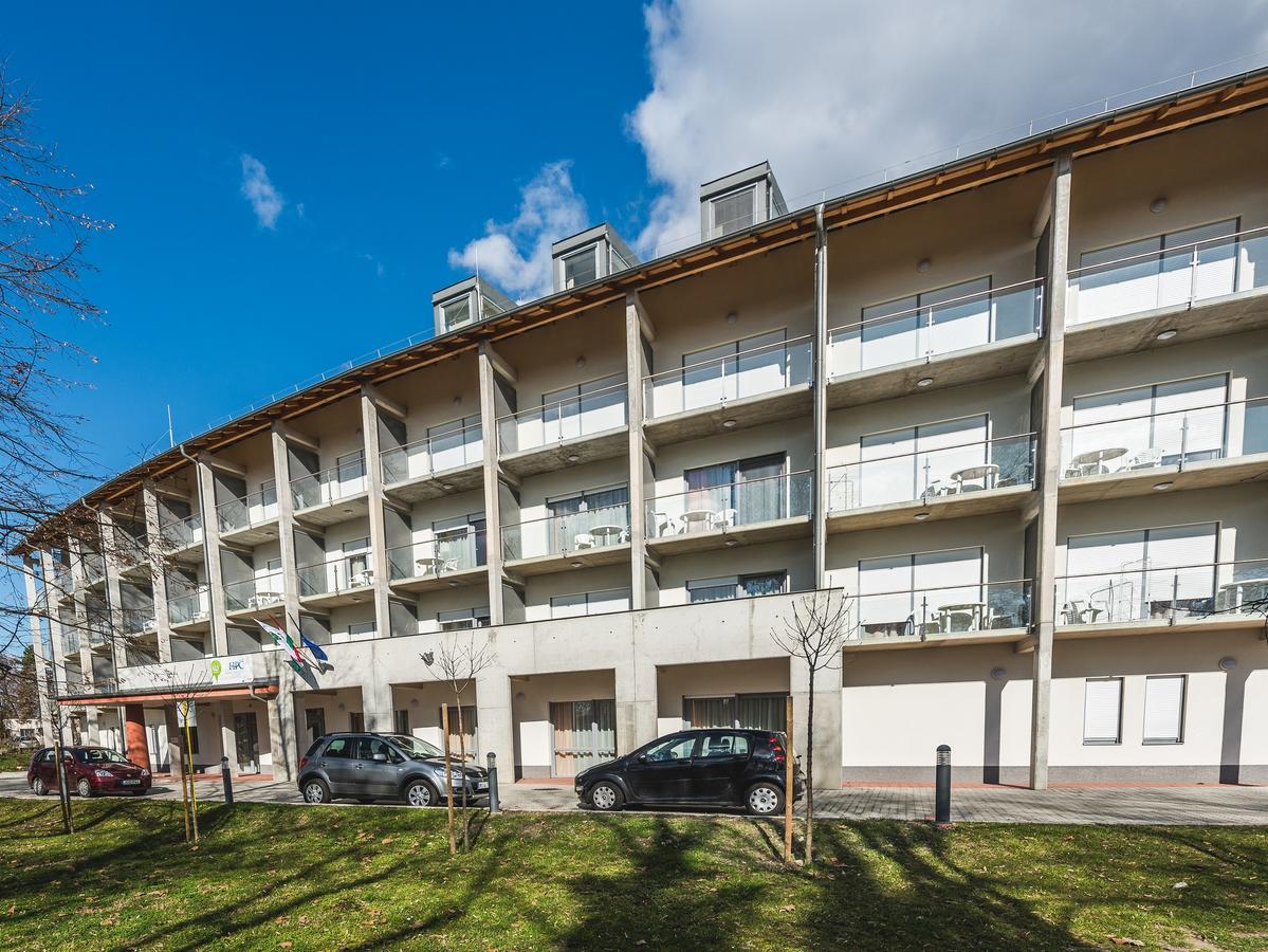 Harkanyi Psoriasis Centrum Exterior photo